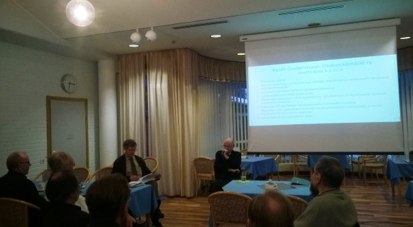 Keski-Uudenmaan Osakesäästäjien kevätkokous, Kerava 9.3.16. Esitelmöimässä Kari Tiainen Vantaalta. Keski-Uudenmaan Osakesäästäjien kevätkokous, Kerava 9.3.16. Esitelmöimässä Kari Tiainen Vantaalta.