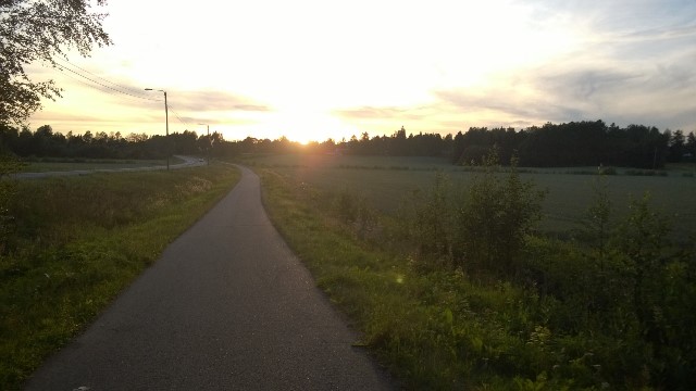 Ilta-aurinko Tuoton arvoitus ratkeaa -kirjan kotipaikkakunnalta Tuusulasta